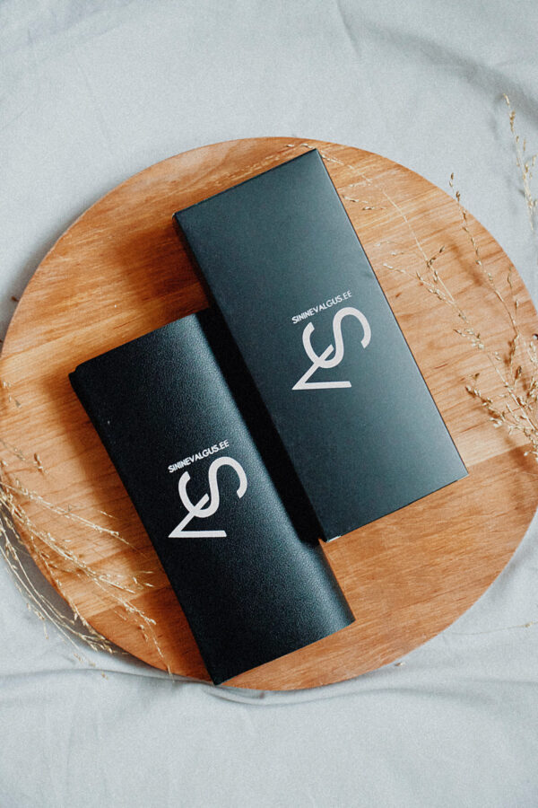 sininevalgus.ee - sininevalgus brändi logodega prillikarbid